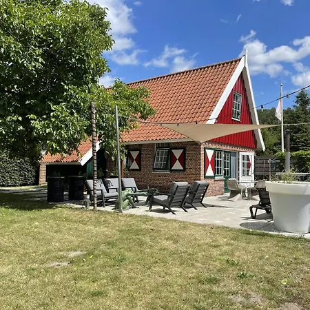 De Koolmees met privé Hottub en Sauna 5-persoons *