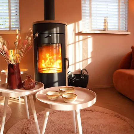 De Koolmees met privé Hottub en Sauna 5-persoons Casa vacanze Lievelde