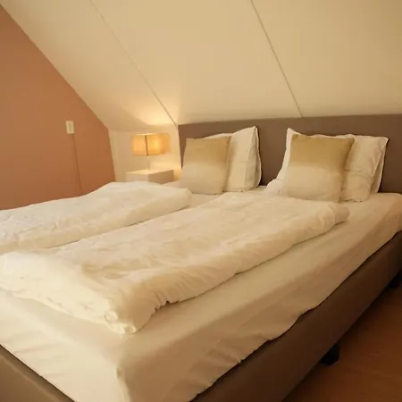 De Koolmees met privé Hottub en Sauna 5-persoons *