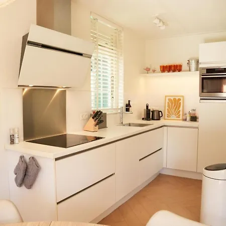 De Koolmees met privé Hottub en Sauna 5-persoons