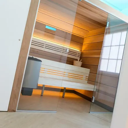 De Koolmees met privé Hottub en Sauna 5-persoons Lievelde